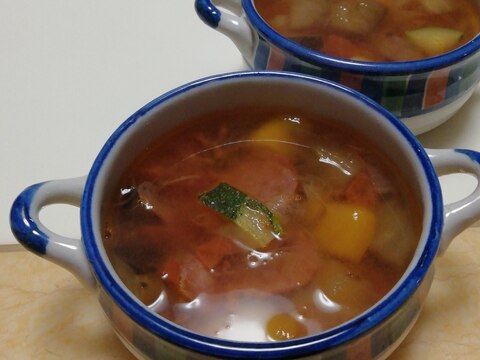 サラミとカラフルグリル野菜のトマトスープ